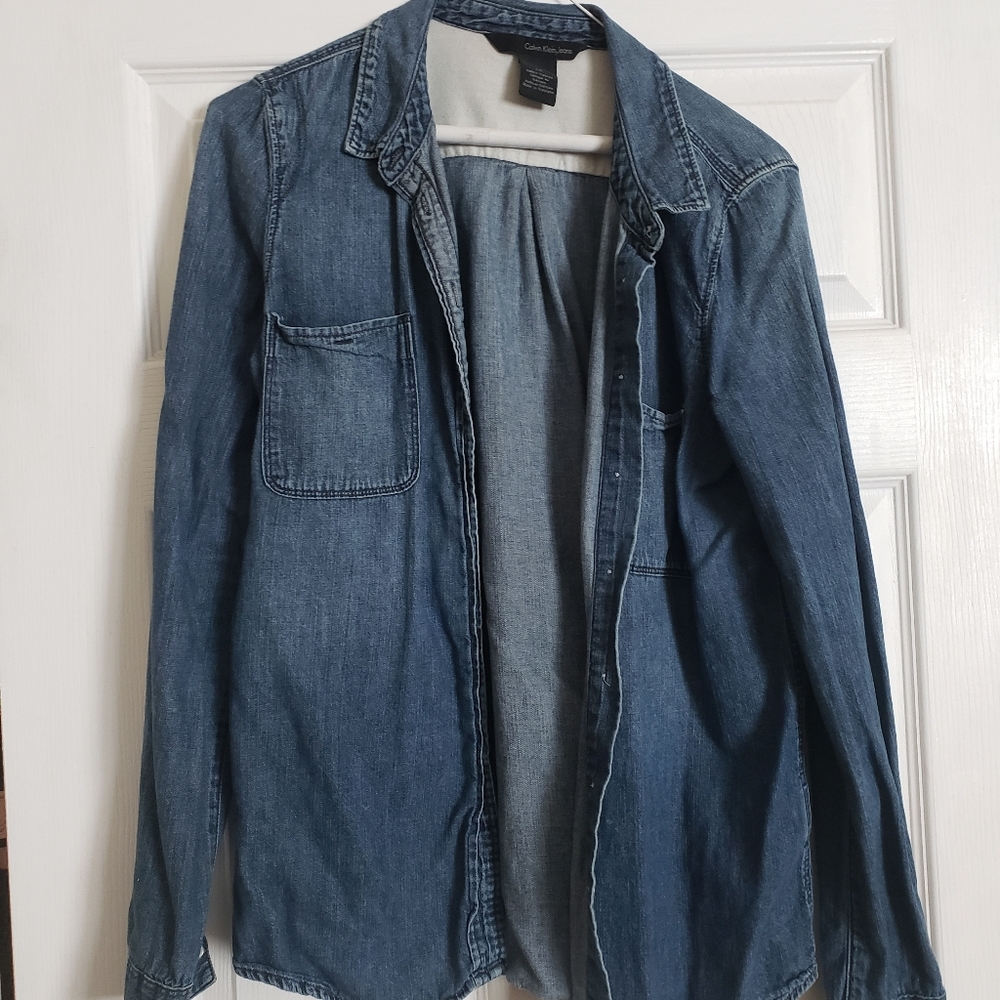 Calvin Klein Button Top - Picture 2 of 5